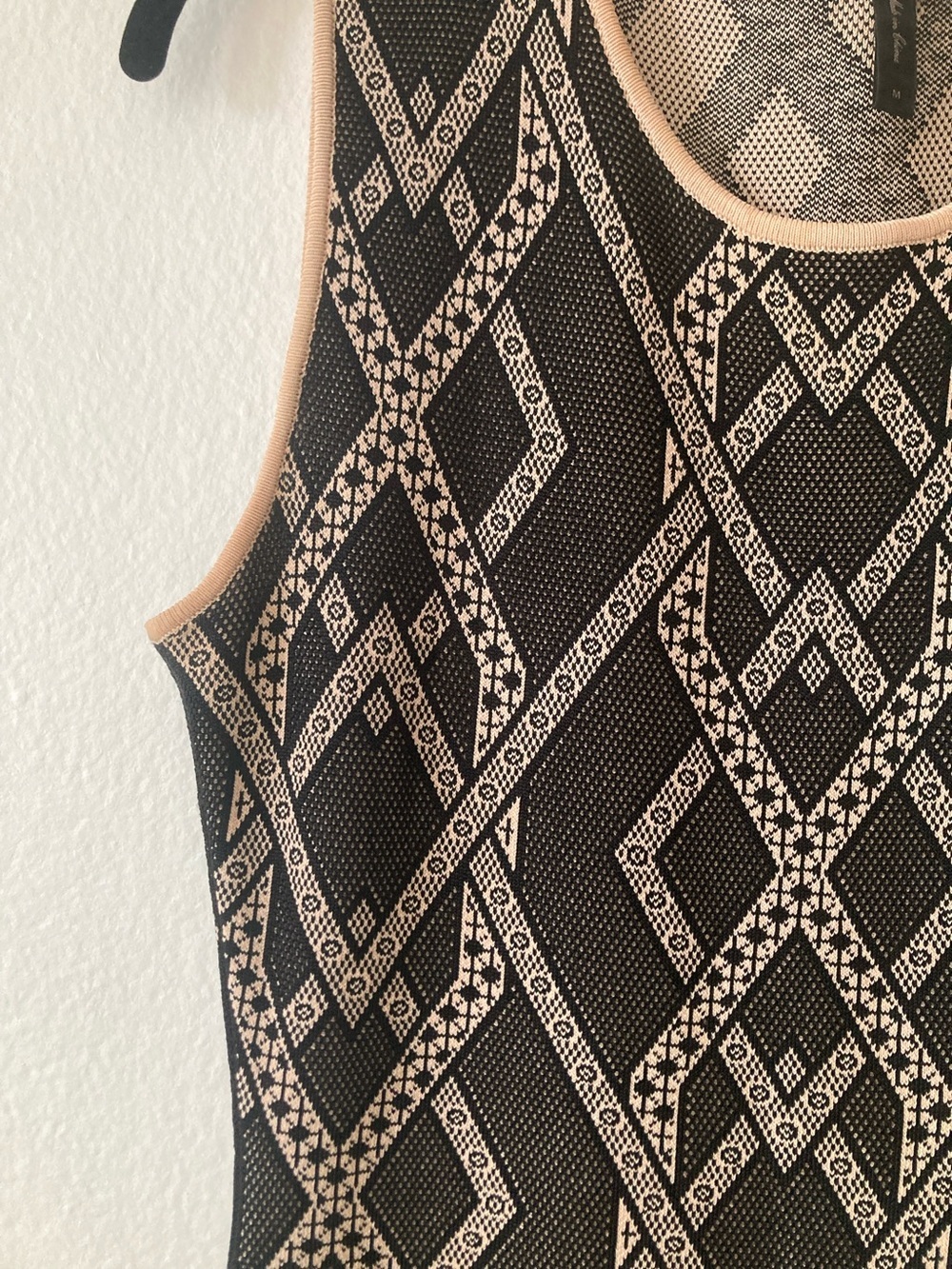 BCBGMaxAzria Black and Beige Geometric Knit Fit-and-Flare Mini Dress - Picture 5 of 6
